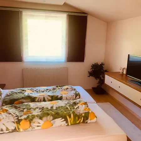 Mit Wundervollem Bergpanoramablick Wattenberg