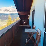 Mit Wundervollem Bergpanoramablick
